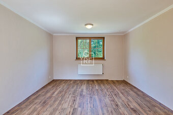 Prodej rodinného domu 210 m², pozemek 1754 m² Jenišov - 10