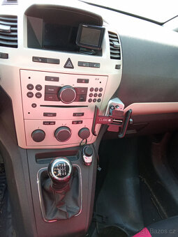 Opel Zafira B 1,9CDTI 16V - náhradní díly - 10