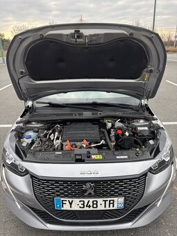 Peugeot 208 e - 10