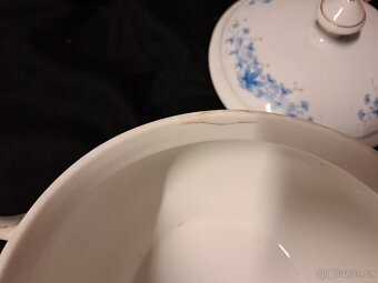 různý starožitný porcelán - 10