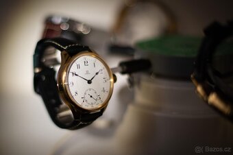 Starožitné švýcarské hodinky OMEGA Chronometre 21 jewels 190 - 10