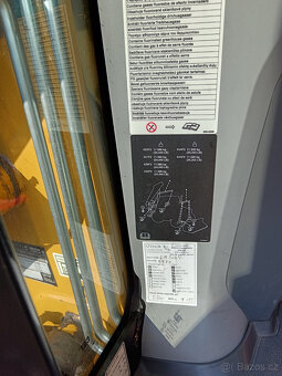 CATERPILLAR 444 F2 Traktorbagr TOP STAV - 10