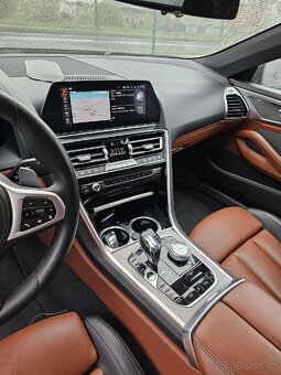 Prodám BMW M850i xDrive cabrio - 10