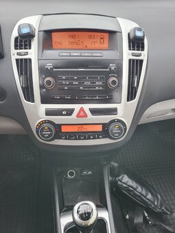 Kia Ceed, 1.6i,92,7kw,najeto 190tis km - 10