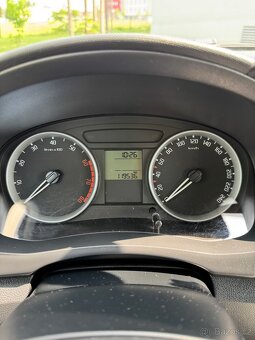 Škoda Fabia II 1.4 16V Ambiente - 10