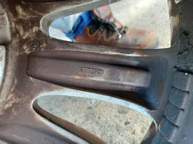 Prodám sadu ALU kol BMW 5x120, 7,5Jx17, ET20, 225/50R17 - 10