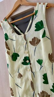 Letní dívčí / dámské šaty žluté s květinami - 10