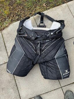 Brankářská hokejová výstroj - 10