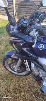 Yamaha FZS 600 Fazer - 10