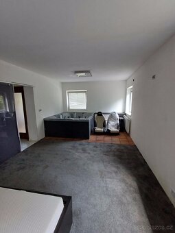 Rodinný dům 230m2, garáž, výřivka, krytý bazén, pára - 10
