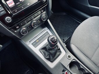 ŠKODA OCTAVIA COMBI III 1.4TSI 110KW STYLE, WEBASTO, TAŽNÉ - 10