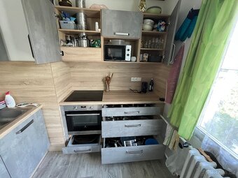 Kuchyně vybavená se spotřebiči - 10