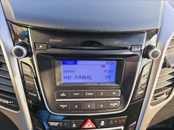 HYUNDAI I30 COMBI 1.6 CRDI 2016 81 kW TRIKOLOR WEEKEND - 10