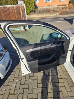 VW Passat 2,0 tdi 110kw HIGHLINE KAMERA - 10