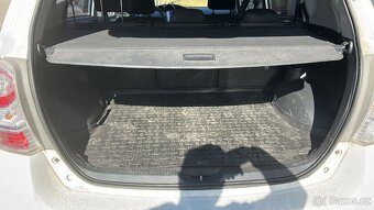 Toyota Verso 2,2 D-4D 110 KW r.v.2011 automatická převodovka - 10