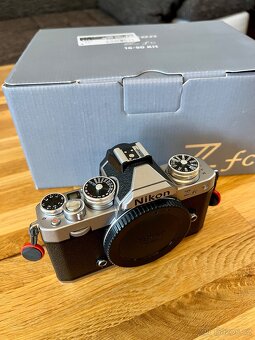 Nikon ZFC, 4x objektiv, bohaté příslušenství - 10