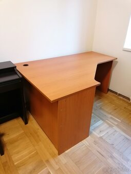 Kancelářský stůl - 10