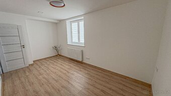 Prodám byt 3+kk 64m2 s garáží a zahradou - 10