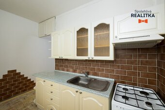 Prodej bytu 2+1 s balkonem na ul. Slavíčkova, ev.č. 00129 - 10