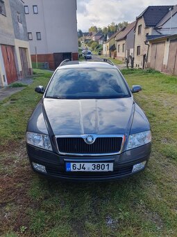 Škoda octavia 2 1.6fsi - 10