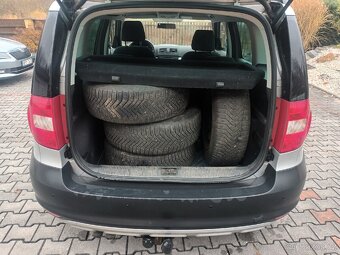 Škoda Yeti 2.0TDi 81KW tažné zařízení, dvoje kola... - 10