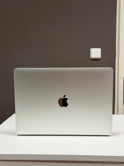 MacBook Pro M2 2022 /16GB RAM/256GB SSD/Záruka - 10