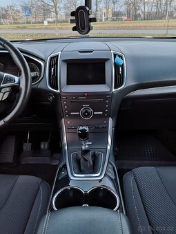 Ford Edge 2.0 TDCI 132kw Manuál - 10