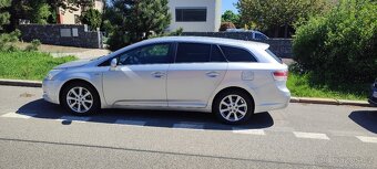 Avensis - 10