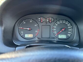 VW Bora 1,9 TDI 74 kW - 10