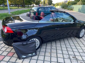 Kabriolet VW EOS 2.0 FSI cabrio 110 kW benzín. Nová STK - 10