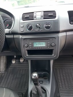 ŠKODA ROOMSTER 1.4 16V - 10