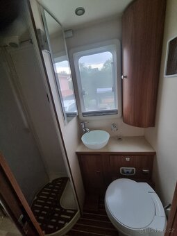 Prodám mercedes 3.0 diesel 124 300 km - 10