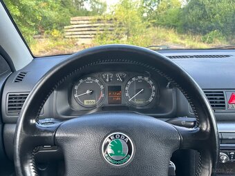 Škoda Octavia 1,6i 75kw výbava TOUR - 10