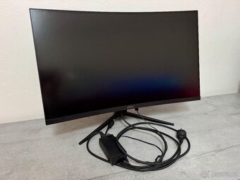 HERNÍ MONITORY SAMSUNG / MSI / ALIENWARE - 10