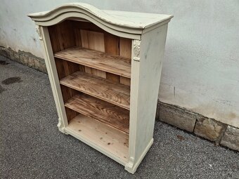 Hezká starožitná knihovna po renovaci - 10