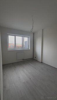 Pronájem bytu 2+kk s terasou - 10