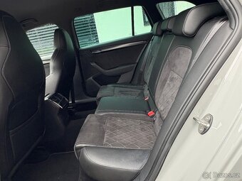 Superb 3 2TDI DSG 147kw Sportline Virtual Matrix M.rok2022 - 10