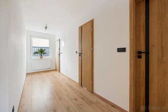 LUXUSNÍ byt Čebín 3kk 158m2 ( vč. zahrada, kuchyň, parking) - 10
