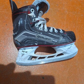 Hokejova vystroj - 10