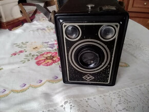 Starý, historický fotoaparát AGFA-BOX s kož.brašnou - 10