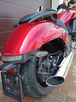 Honda Valkyrie 1800 F6C Limited - 10
