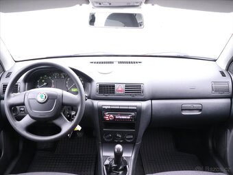 Škoda Octavia 1,6 MPI Tour CZ Trumf Klima (2009) - 10