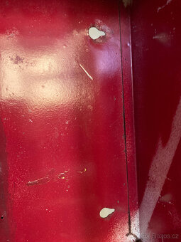 Skříňka plechová nástěnná závěsná uzamykatelná za 300 kč - 10