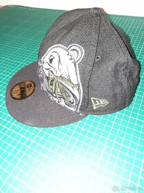 Prodam cepice celkem 5ks - 10