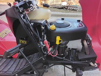 Sekací traktor Castelgarden 15,5/92 Hydro - 10