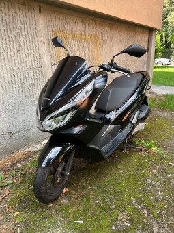 Honda PCX r. 2020 12 tis. nájezd - 10