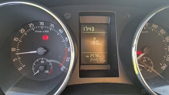 Prodám Škoda Yeti 2.0.TDI. 6.Kvalt rok.2011.Najeto 244.... - 10