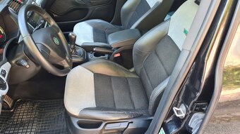 ŠKODA OCTÁVIA 2 RS kombi - 2,0TFSi 147kW Manuál. - 10