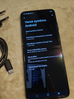 Motorola RAZR 40 ultra 8/256GB - 10