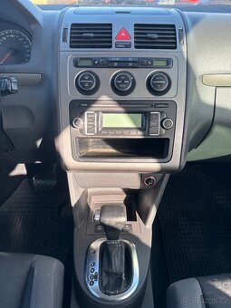 Volkswagen Touran 1.9 TDI DSG 77 kW BEZ KOROZE SERVISKA - 10
